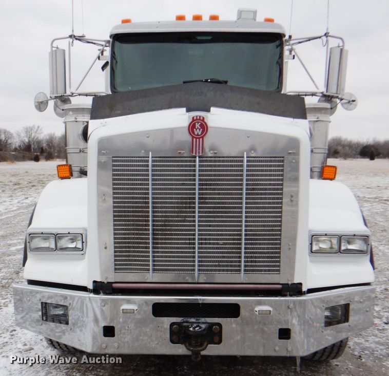 image for item HX9150 2010 Kenworth T800  semi truck