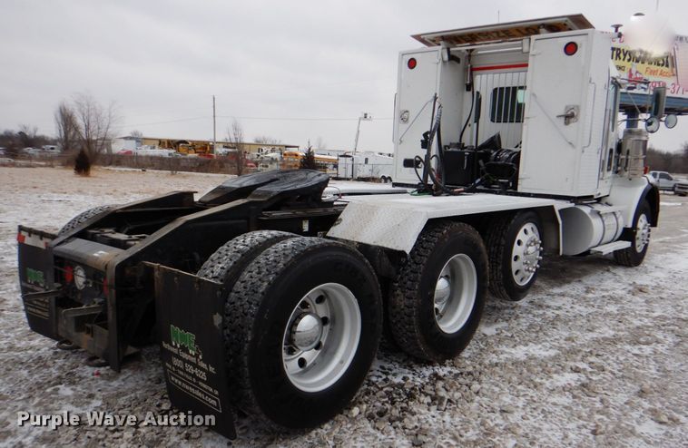 image for item HX9150 2010 Kenworth T800  semi truck