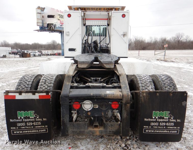 image for item HX9150 2010 Kenworth T800  semi truck