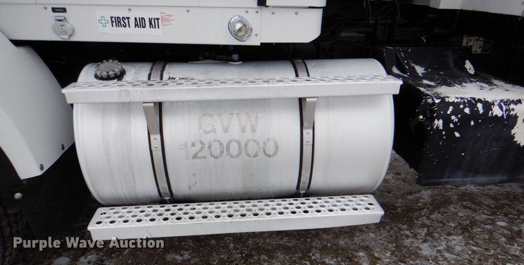 image for item HX9150 2010 Kenworth T800  semi truck