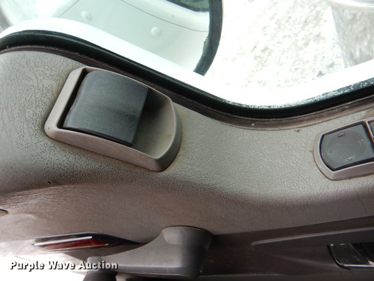 image for item HX9150 2010 Kenworth T800  semi truck