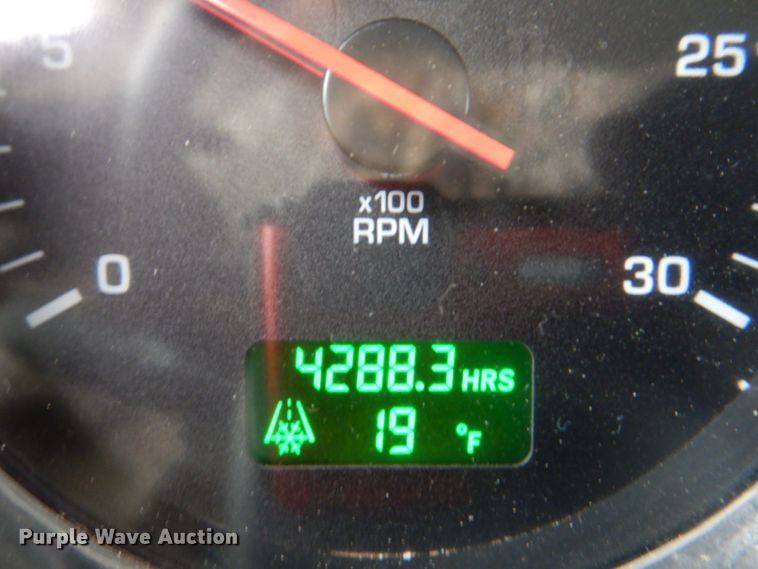 image for item HX9150 2010 Kenworth T800  semi truck