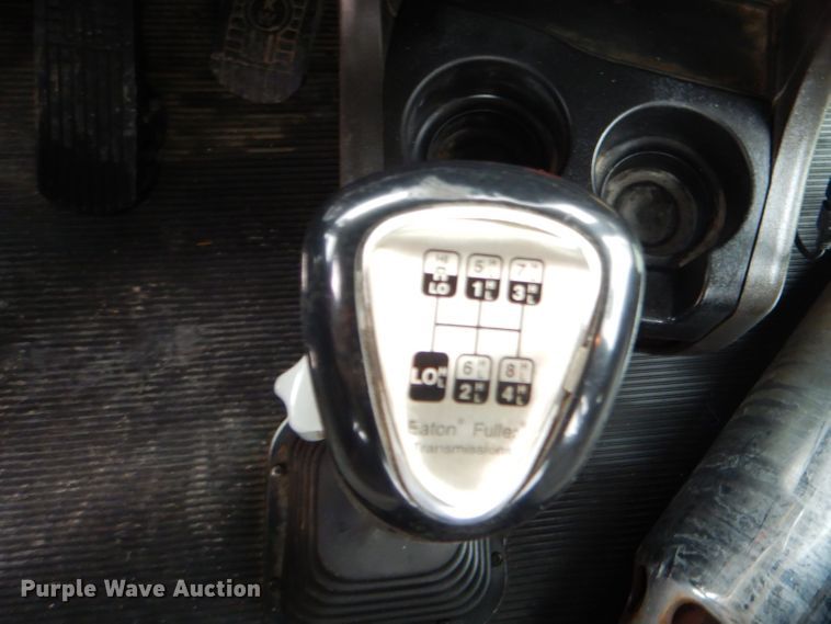 image for item HX9150 2010 Kenworth T800  semi truck