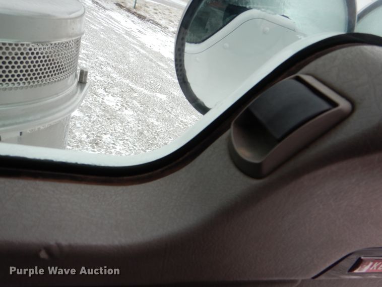 image for item HX9150 2010 Kenworth T800  semi truck