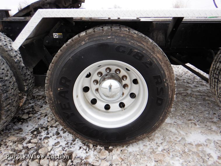 image for item HX9150 2010 Kenworth T800  semi truck