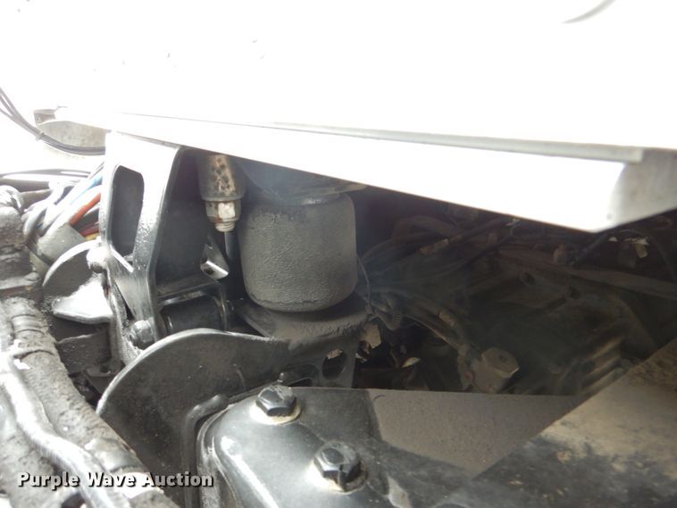 image for item HX9150 2010 Kenworth T800  semi truck