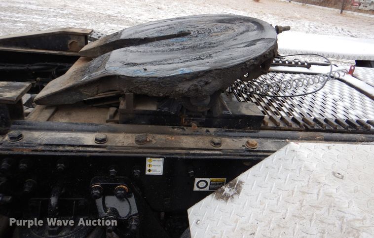 image for item HX9150 2010 Kenworth T800  semi truck