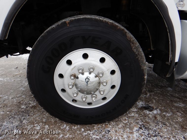 image for item HX9150 2010 Kenworth T800  semi truck