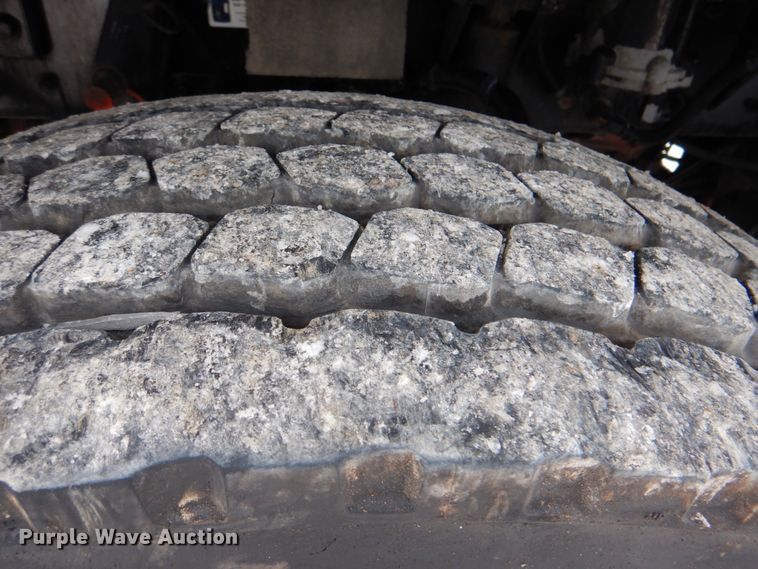 image for item HX9150 2010 Kenworth T800  semi truck