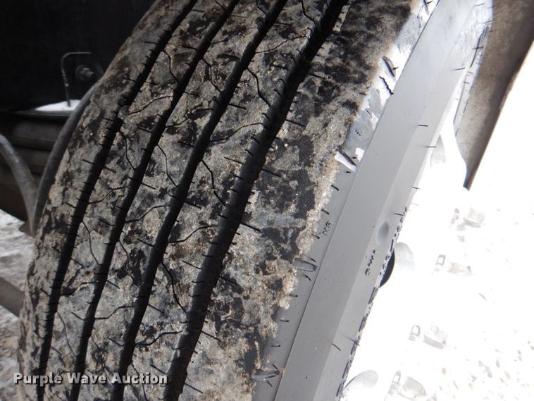 image for item HX9150 2010 Kenworth T800  semi truck