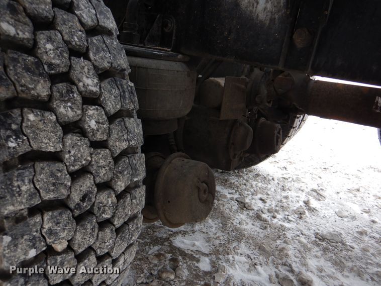 image for item HX9150 2010 Kenworth T800  semi truck