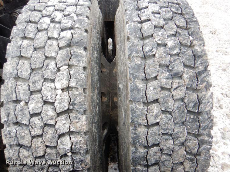 image for item HX9150 2010 Kenworth T800  semi truck