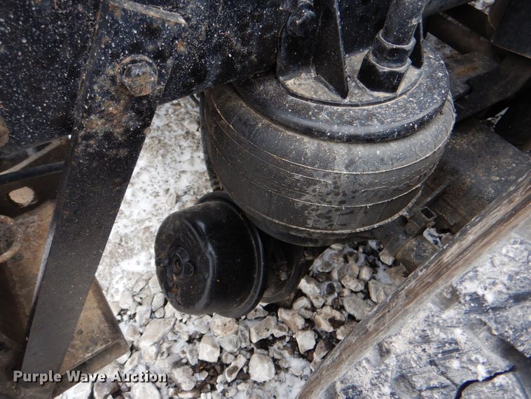 image for item HX9150 2010 Kenworth T800  semi truck