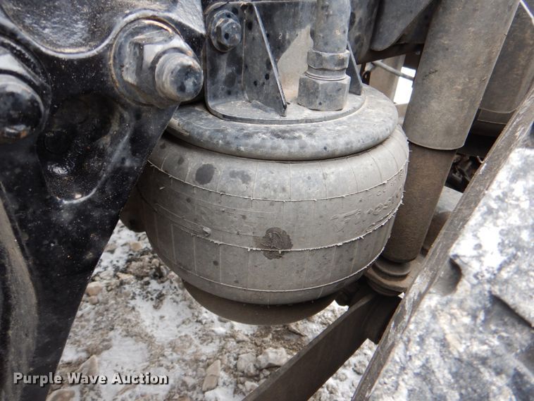 image for item HX9150 2010 Kenworth T800  semi truck