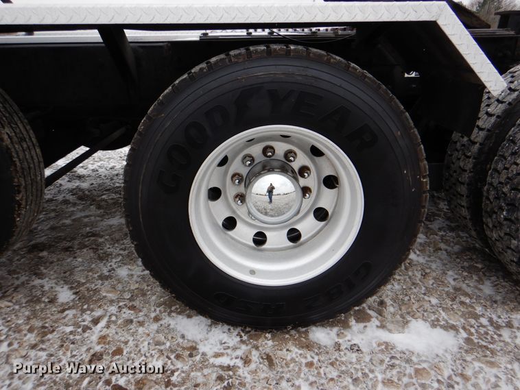 image for item HX9150 2010 Kenworth T800  semi truck