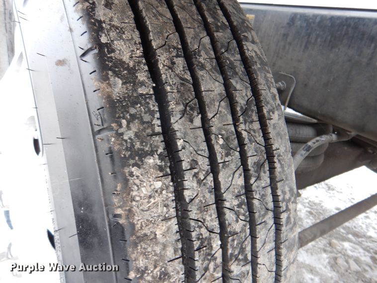 image for item HX9150 2010 Kenworth T800  semi truck