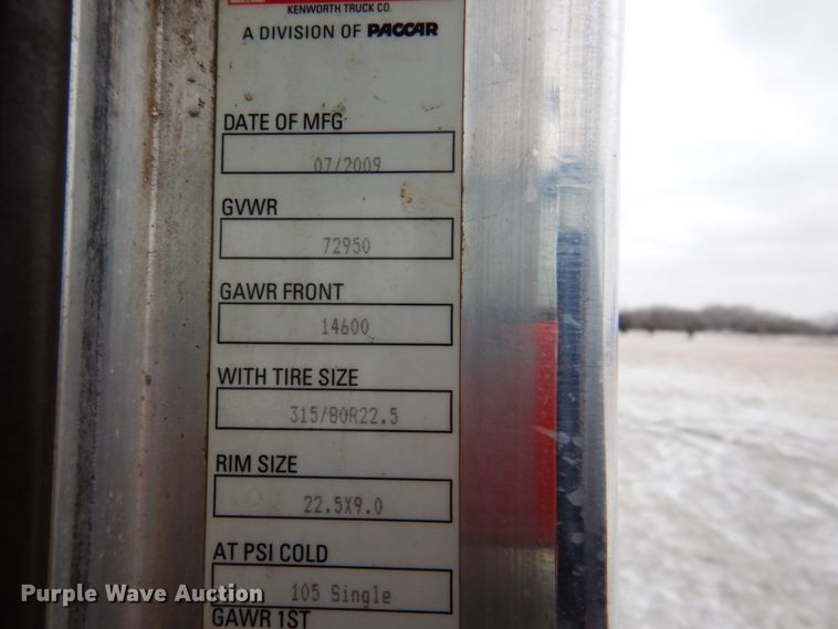 image for item HX9150 2010 Kenworth T800  semi truck