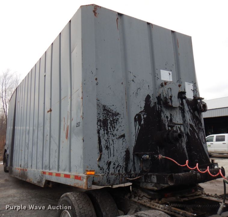 image for item HX9542 1999 Wichita  tank trailer