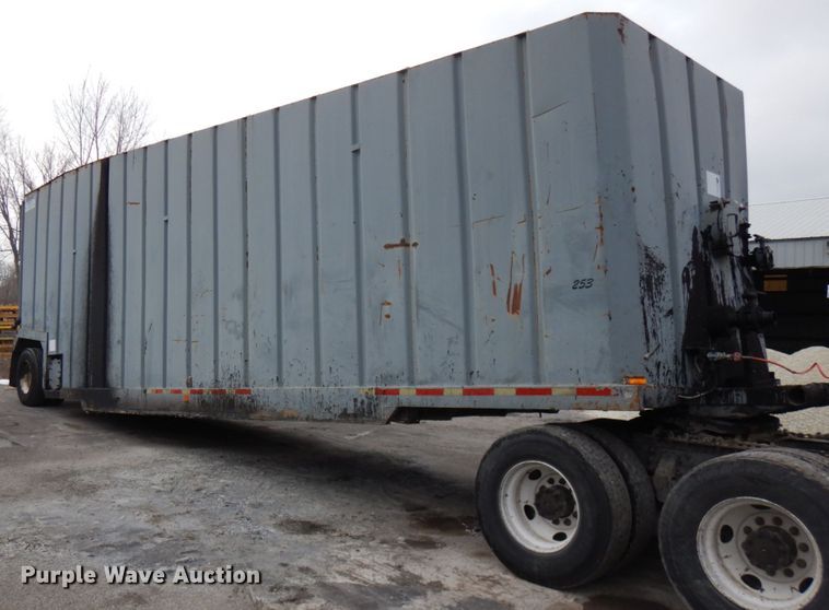 image for item HX9542 1999 Wichita  tank trailer