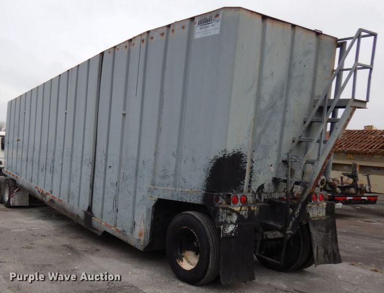 image for item HX9542 1999 Wichita  tank trailer