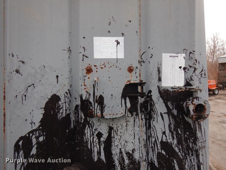 image for item HX9542 1999 Wichita  tank trailer