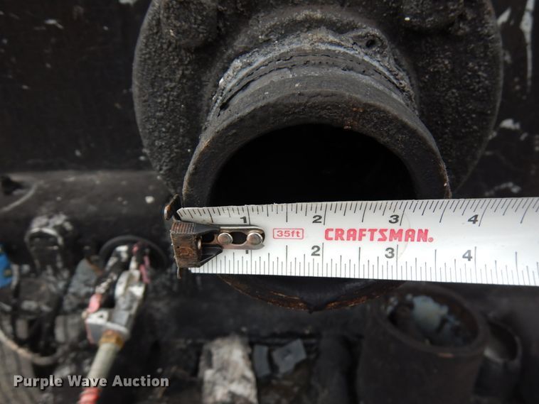 image for item HX9542 1999 Wichita  tank trailer