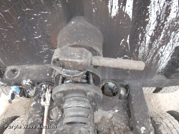 image for item HX9542 1999 Wichita  tank trailer