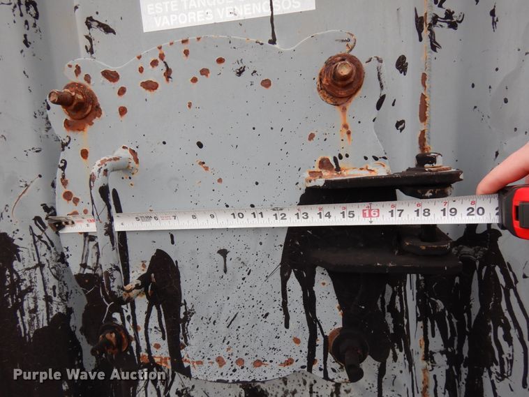 image for item HX9542 1999 Wichita  tank trailer