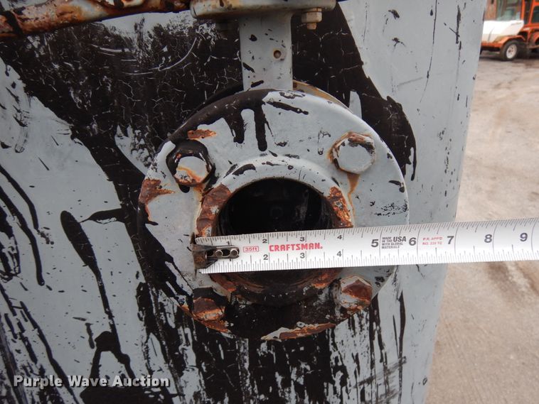 image for item HX9542 1999 Wichita  tank trailer