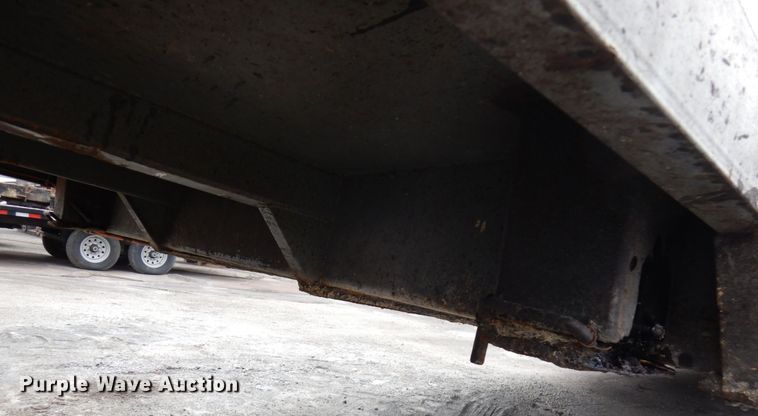 image for item HX9542 1999 Wichita  tank trailer