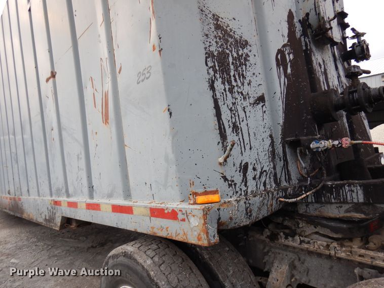 image for item HX9542 1999 Wichita  tank trailer