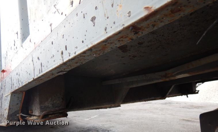 image for item HX9542 1999 Wichita  tank trailer