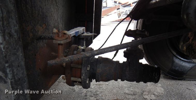 image for item HX9542 1999 Wichita  tank trailer