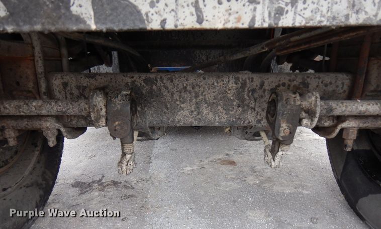 image for item HX9542 1999 Wichita  tank trailer