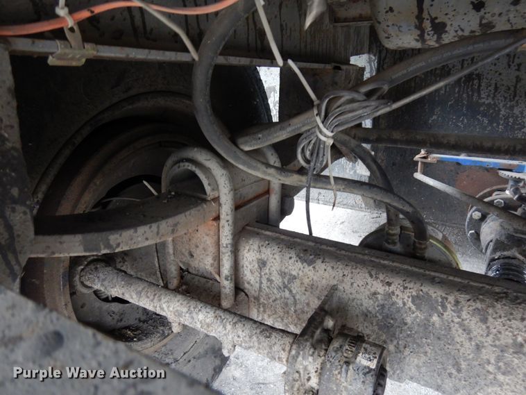 image for item HX9542 1999 Wichita  tank trailer