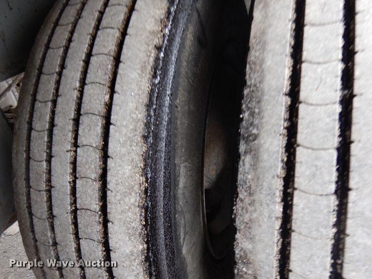 image for item HX9542 1999 Wichita  tank trailer