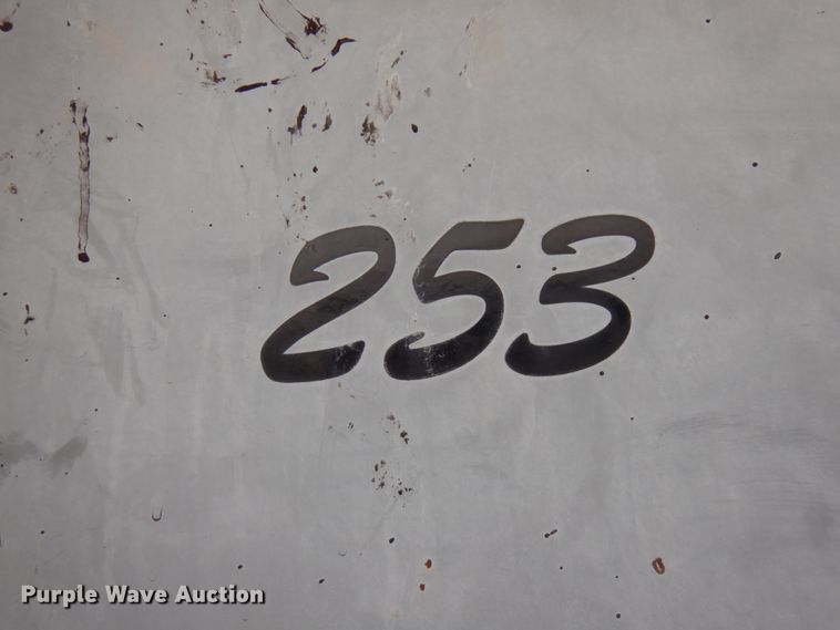 image for item HX9542 1999 Wichita  tank trailer