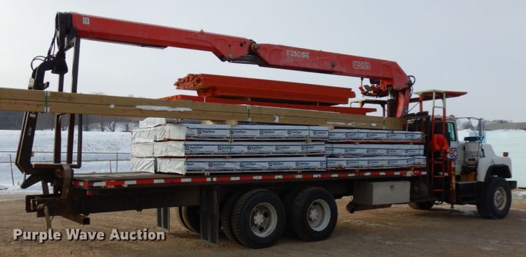 image for item HX9603 2001 Mack DM690S  crane truck