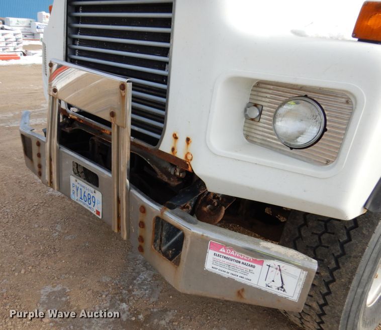 image for item HX9603 2001 Mack DM690S  crane truck