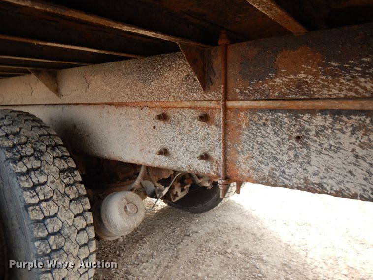 image for item HX9603 2001 Mack DM690S  crane truck