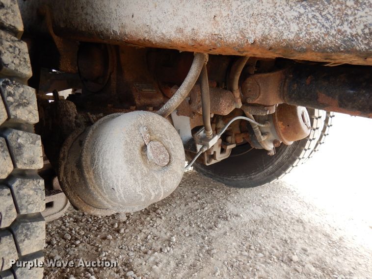 image for item HX9603 2001 Mack DM690S  crane truck