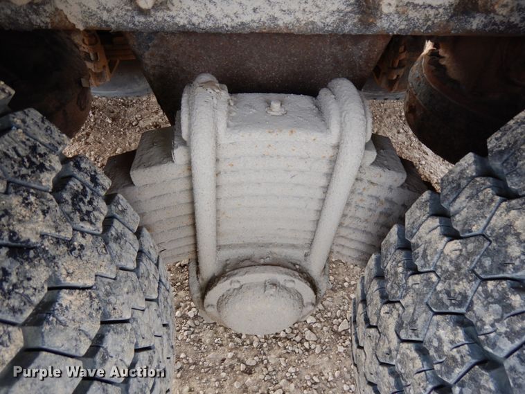 image for item HX9603 2001 Mack DM690S  crane truck