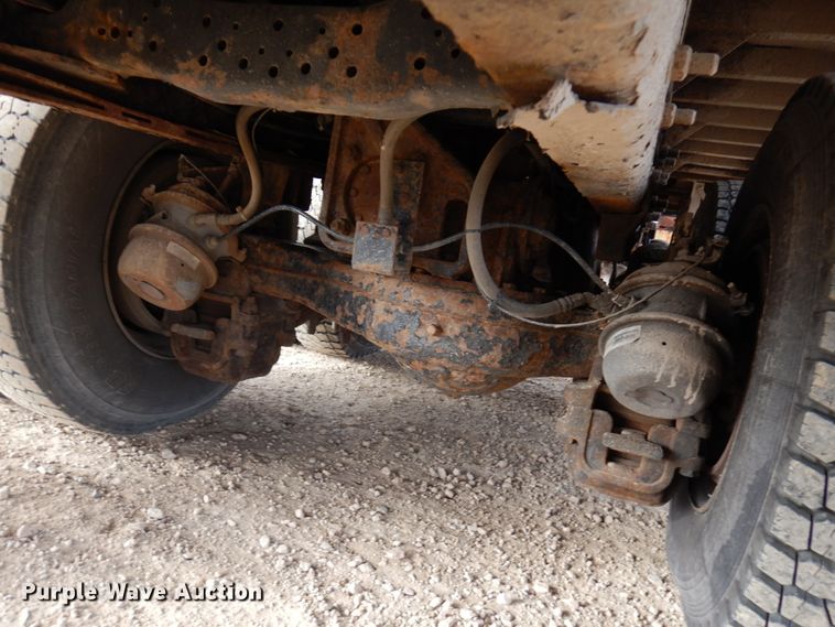 image for item HX9603 2001 Mack DM690S  crane truck