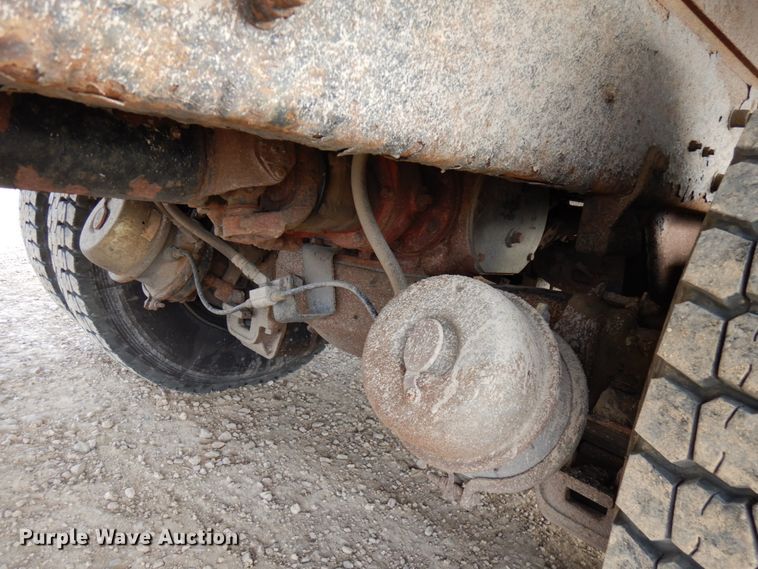 image for item HX9603 2001 Mack DM690S  crane truck