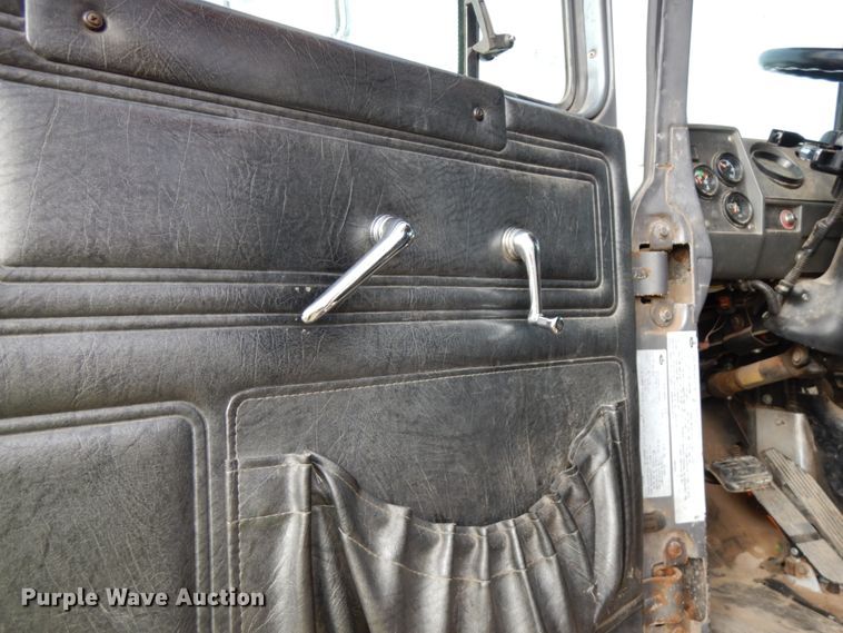 image for item HX9603 2001 Mack DM690S  crane truck