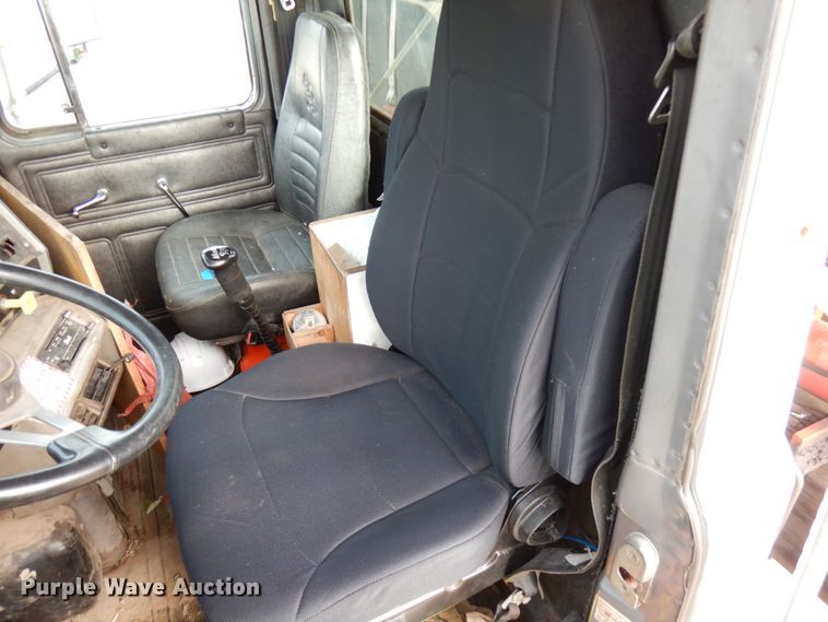 image for item HX9603 2001 Mack DM690S  crane truck