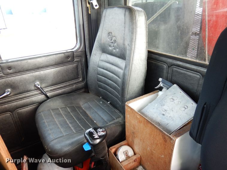 image for item HX9603 2001 Mack DM690S  crane truck