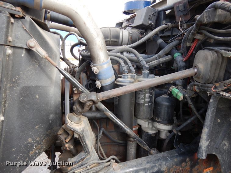 image for item HX9603 2001 Mack DM690S  crane truck