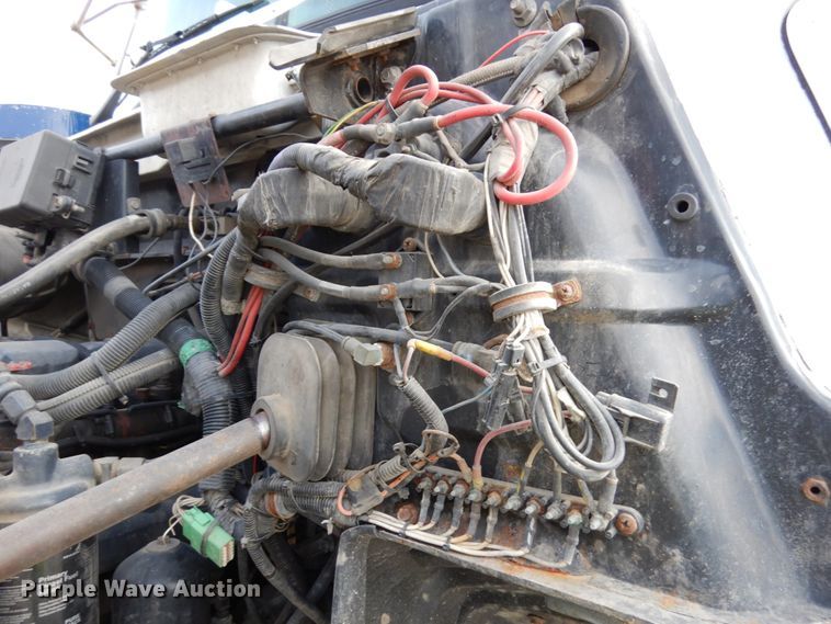 image for item HX9603 2001 Mack DM690S  crane truck