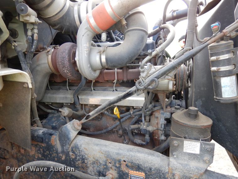 image for item HX9603 2001 Mack DM690S  crane truck